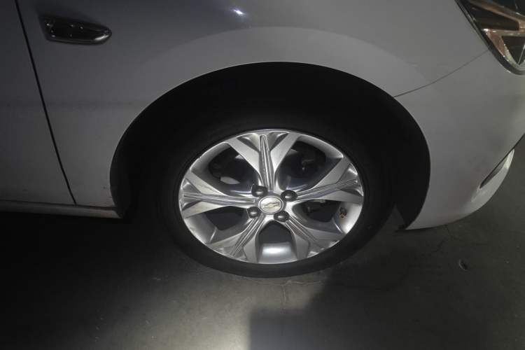 Used Chevrolet Cavalier 2020 325T Automatic Enjoyment Edition Right Front Wheel Hub