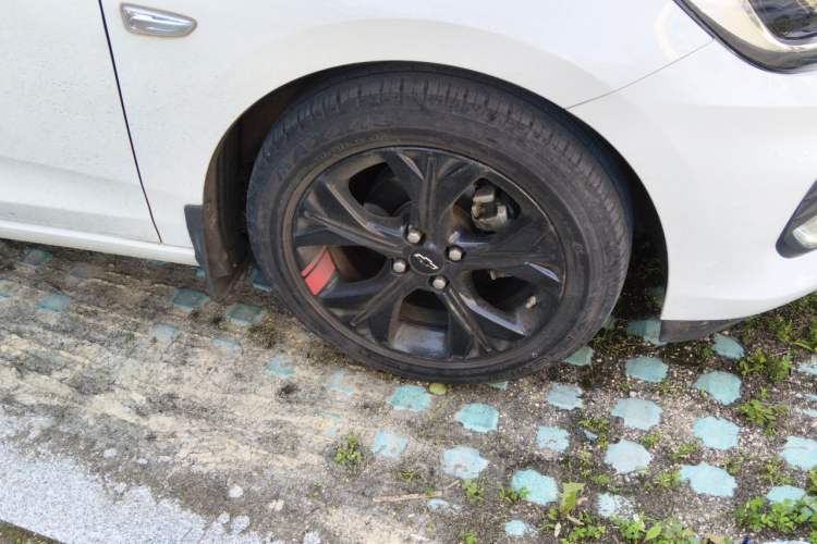 Used Chevrolet Cavalier 2020 Redline 325T Automatic Xinshang Edition China VI Standard Right Front Wheel Hub