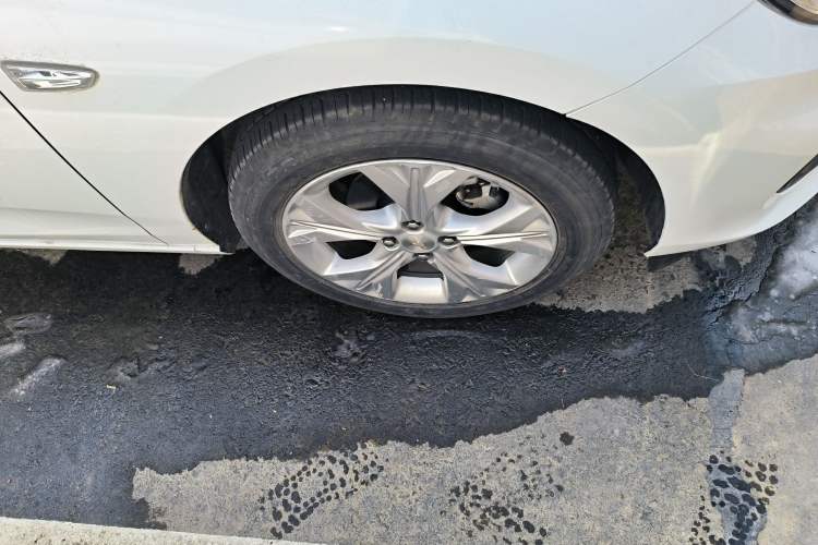 Used Chevrolet Cavalier 2020 325T Automatic Enjoyment Edition Right Front Wheel Hub