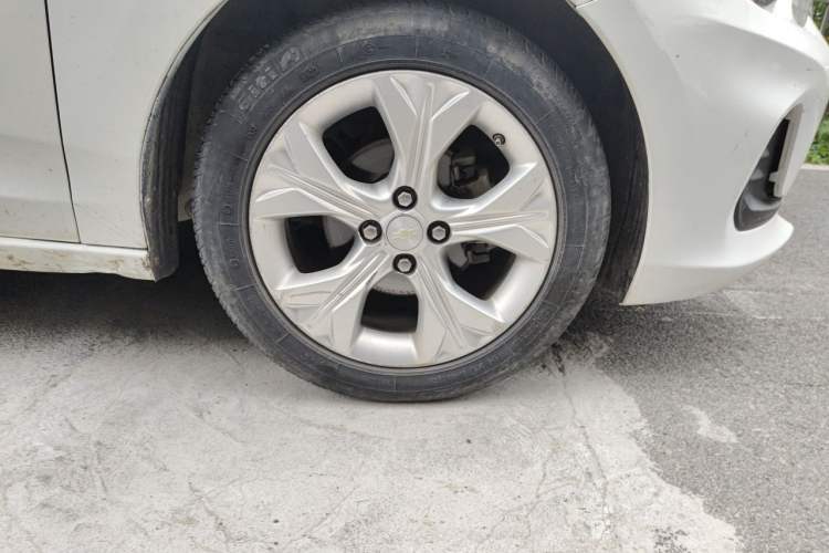 Used Chevrolet Cavalier 2020 325T Automatic Enjoyment Edition Right Front Wheel Hub