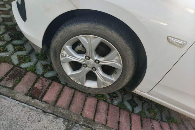 Used Chevrolet Cavalier 2020 325T Automatic Enjoyment Edition Right Front Wheel Hub