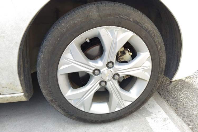 Used Chevrolet Cavalier 2020 325T Automatic Enjoyment Edition Right Front Wheel Hub