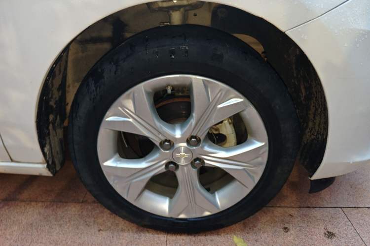 Used Chevrolet Cavalier 2020 325T Automatic Enjoyment Edition Right Front Wheel Hub