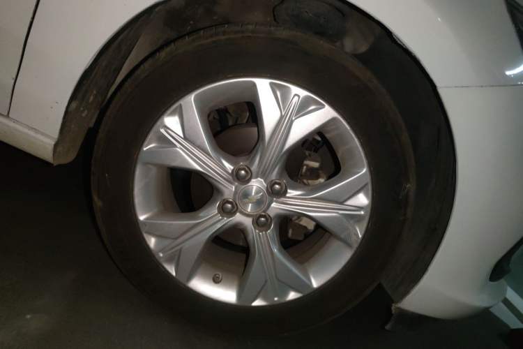 Used Chevrolet Cavalier 2020 325T Automatic Enjoyment Edition Right Front Wheel Hub