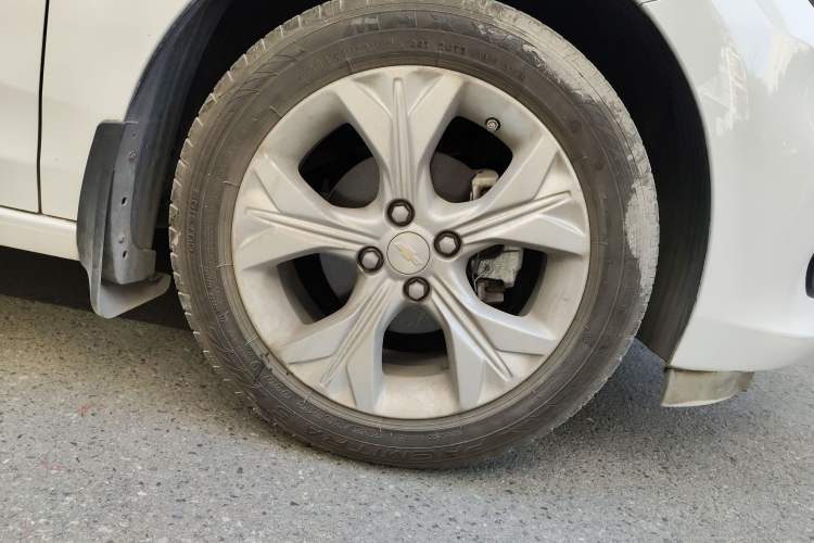 Used Chevrolet Cavalier 2020 325T Automatic Enjoyment Edition Right Front Wheel Hub