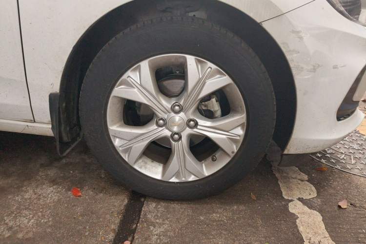 Used Chevrolet Cavalier 2020 325T Automatic Enjoyment Edition Right Front Wheel Hub