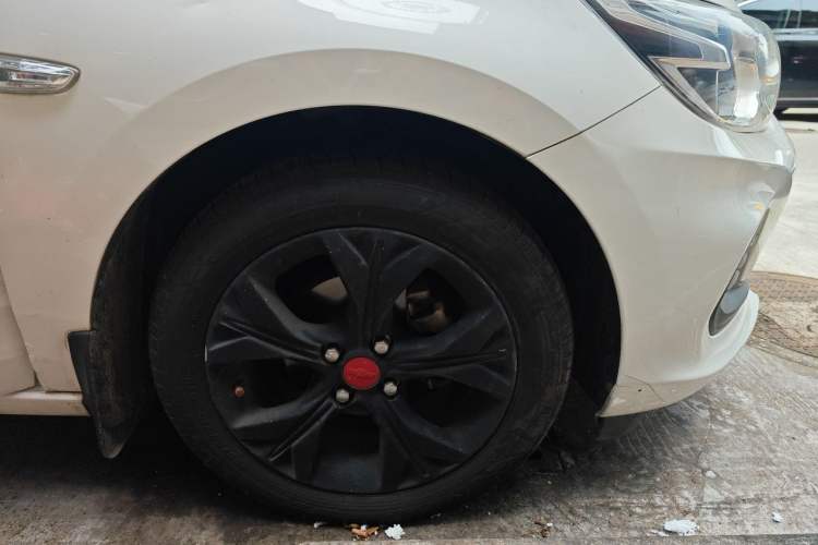 Used Chevrolet Cavalier 2020 325T Automatic Enjoyment Edition Right Front Wheel Hub
