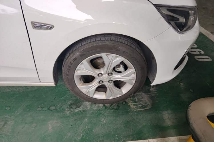 Used Chevrolet Cavalier 2020 325T Automatic Enjoyment Edition Right Front Wheel Hub