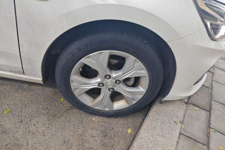 Used Chevrolet Cavalier 2020 325T Automatic Enjoyment Edition Right Front Wheel Hub
