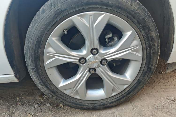 Used Chevrolet Cavalier 2020 325T Automatic Enjoyment Edition Right Front Wheel Hub