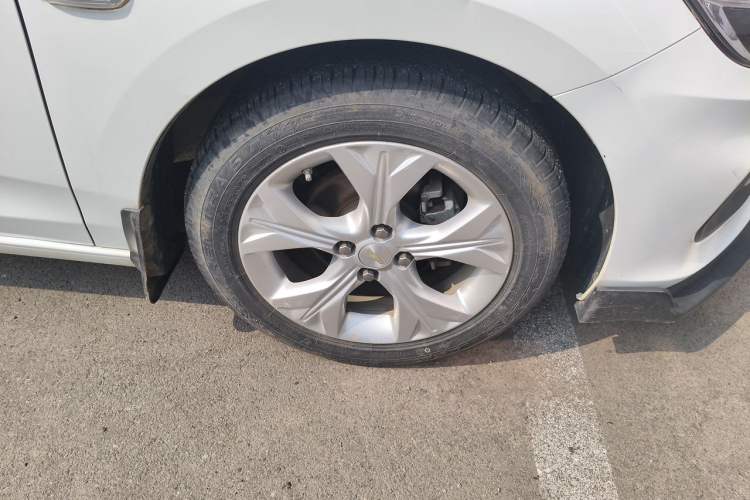 Used Chevrolet Cavalier 2020 325T Automatic Enjoyment Edition Right Front Wheel Hub