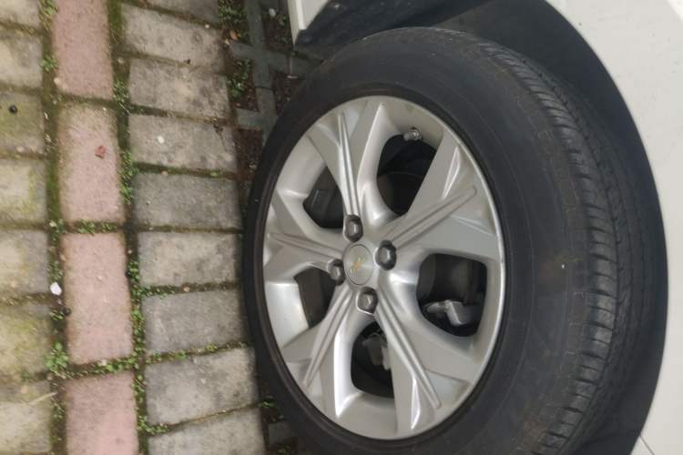 Used Chevrolet Cavalier 2020 325T Automatic Enjoyment Edition Right Front Wheel Hub