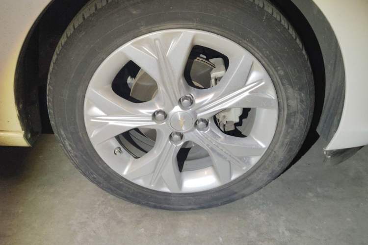 Used Chevrolet Cavalier 2020 325T Automatic Enjoyment Edition Right Front Wheel Hub