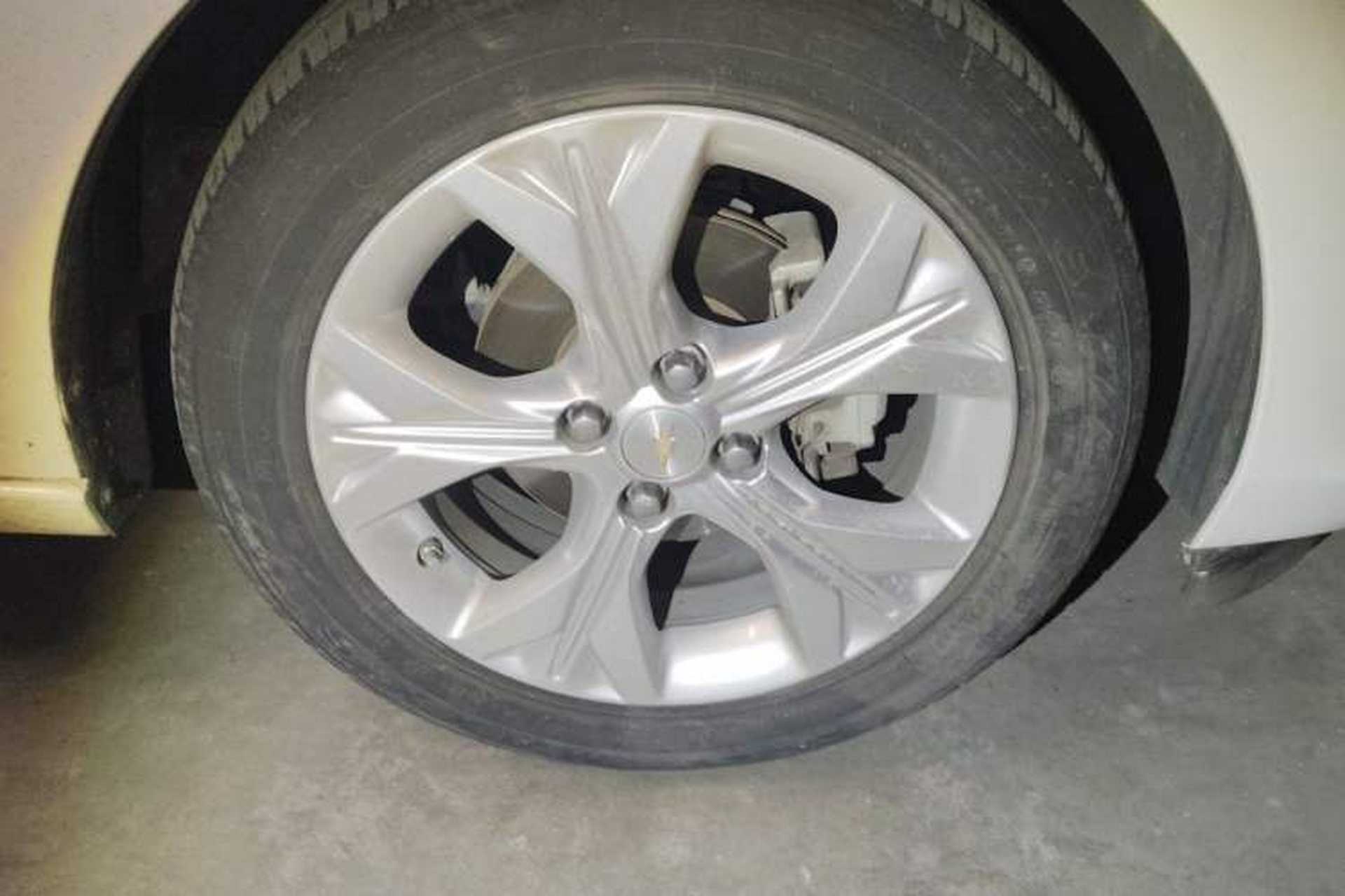 Used Chevrolet Cavalier 2020 325T Automatic Enjoyment Edition Right Front Wheel Hub