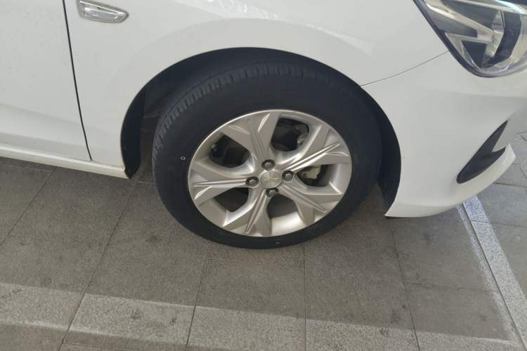Used Chevrolet Cavalier 2020 325T Automatic Enjoyment Edition Right Front Wheel Hub