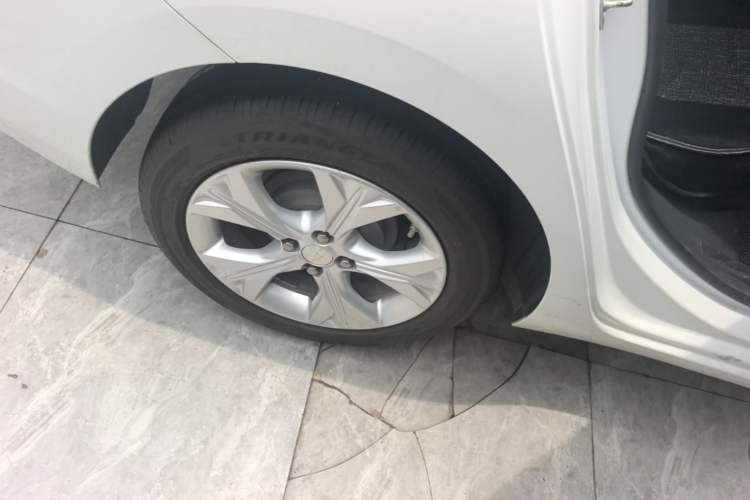 Used Chevrolet Cavalier 2020 325T Automatic Enjoyment Edition Right Rear Wheel Hub