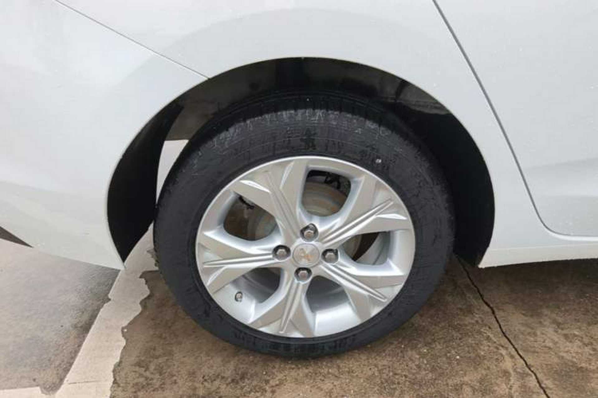 Used Chevrolet Cavalier 2020 325T Automatic Enjoyment Edition Right Rear Wheel Hub