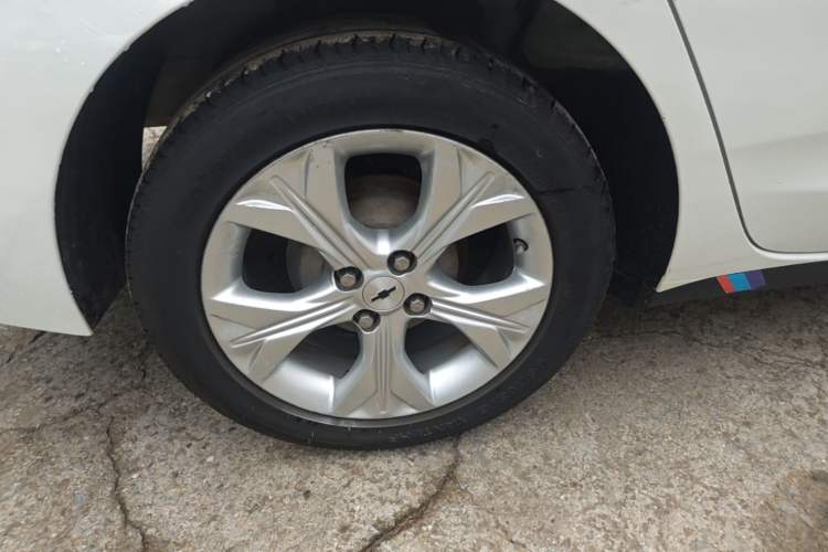 Used Chevrolet Cavalier 2020 325T Automatic Enjoyment Edition Right Rear Wheel Hub