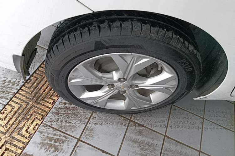 Used Chevrolet Cavalier 2020 325T Automatic Enjoyment Edition Right Rear Wheel Hub