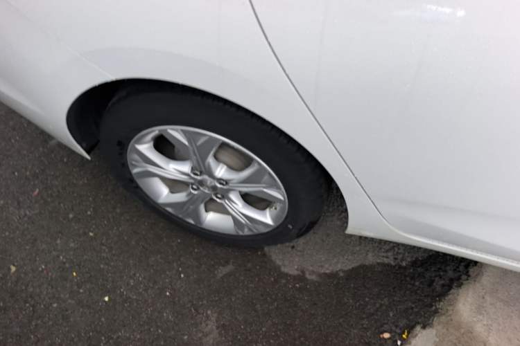 Used Chevrolet Cavalier 2020 325T Automatic Enjoyment Edition Right Rear Wheel Hub