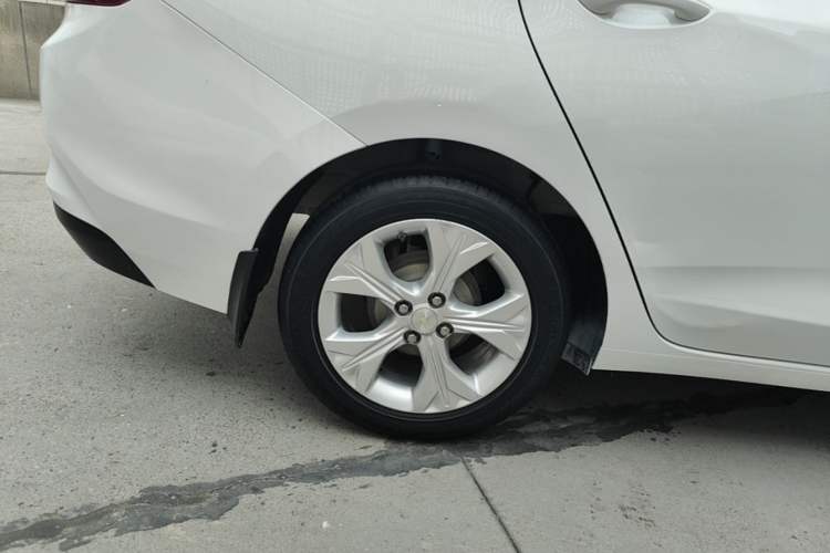 Used Chevrolet Cavalier 2020 325T Automatic Enjoyment Edition Right Rear Wheel Hub