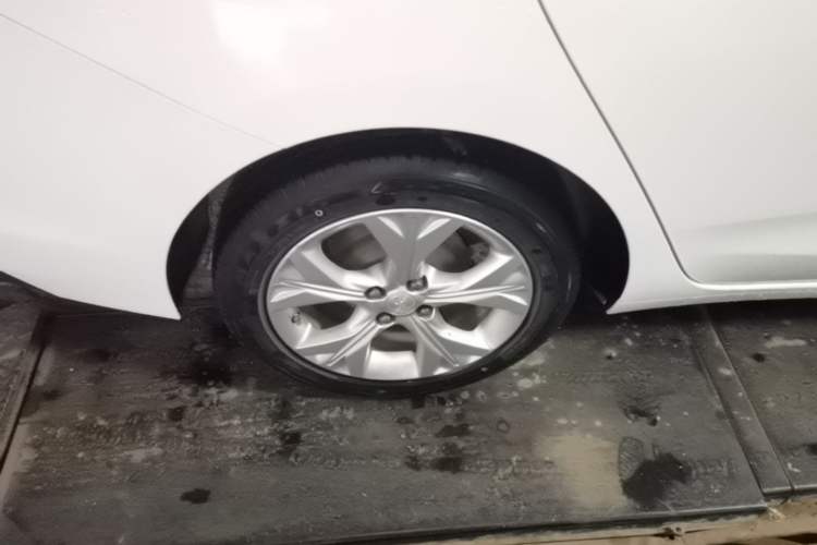 Used Chevrolet Cavalier 2020 325T Automatic Enjoyment Edition Right Rear Wheel Hub