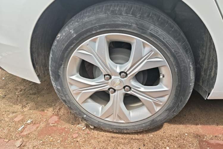 Used Chevrolet Cavalier 2020 325T Automatic Enjoyment Edition Right Rear Wheel Hub