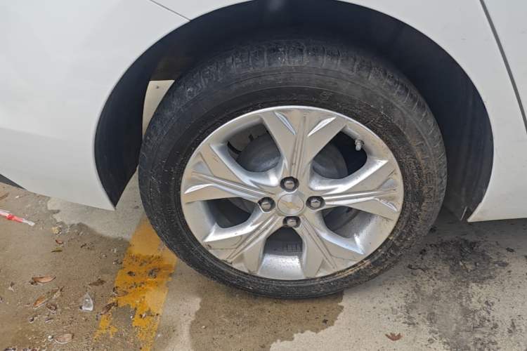 Used Chevrolet Cavalier 2020 325T Automatic Enjoyment Edition Right Rear Wheel Hub