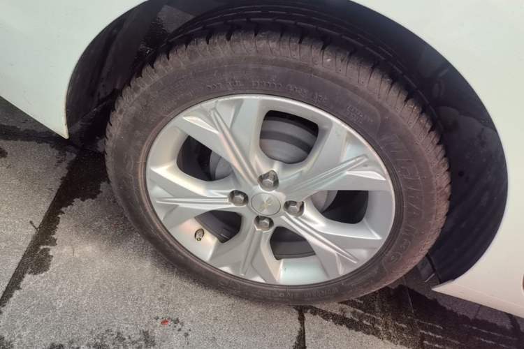 Used Chevrolet Cavalier 2020 325T Automatic Enjoyment Edition Right Rear Wheel Hub