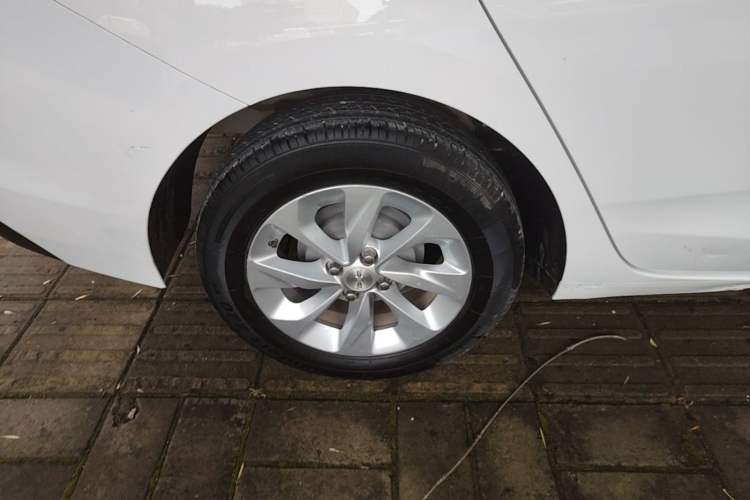 Used Chevrolet Cavalier 2020 320 Manual Xindong Edition Right Rear Wheel Hub