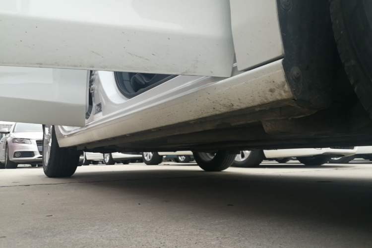 Used Chevrolet Cavalier 2020 325T Automatic Enjoyment Edition Right Side Sill