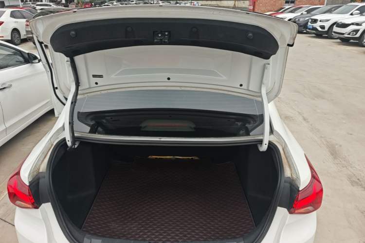 Used Chevrolet Cavalier 2020 Redline 325T Automatic Xinshang Edition Trunk