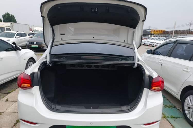 Used Chevrolet Cavalier 2020 Redline 325T Automatic Xinshang Edition China VI Standard Trunk