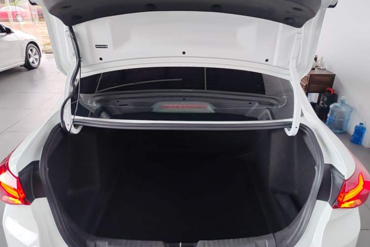 Used Chevrolet Cavalier 2020 Redline 325T Automatic Xinshang Edition Trunk