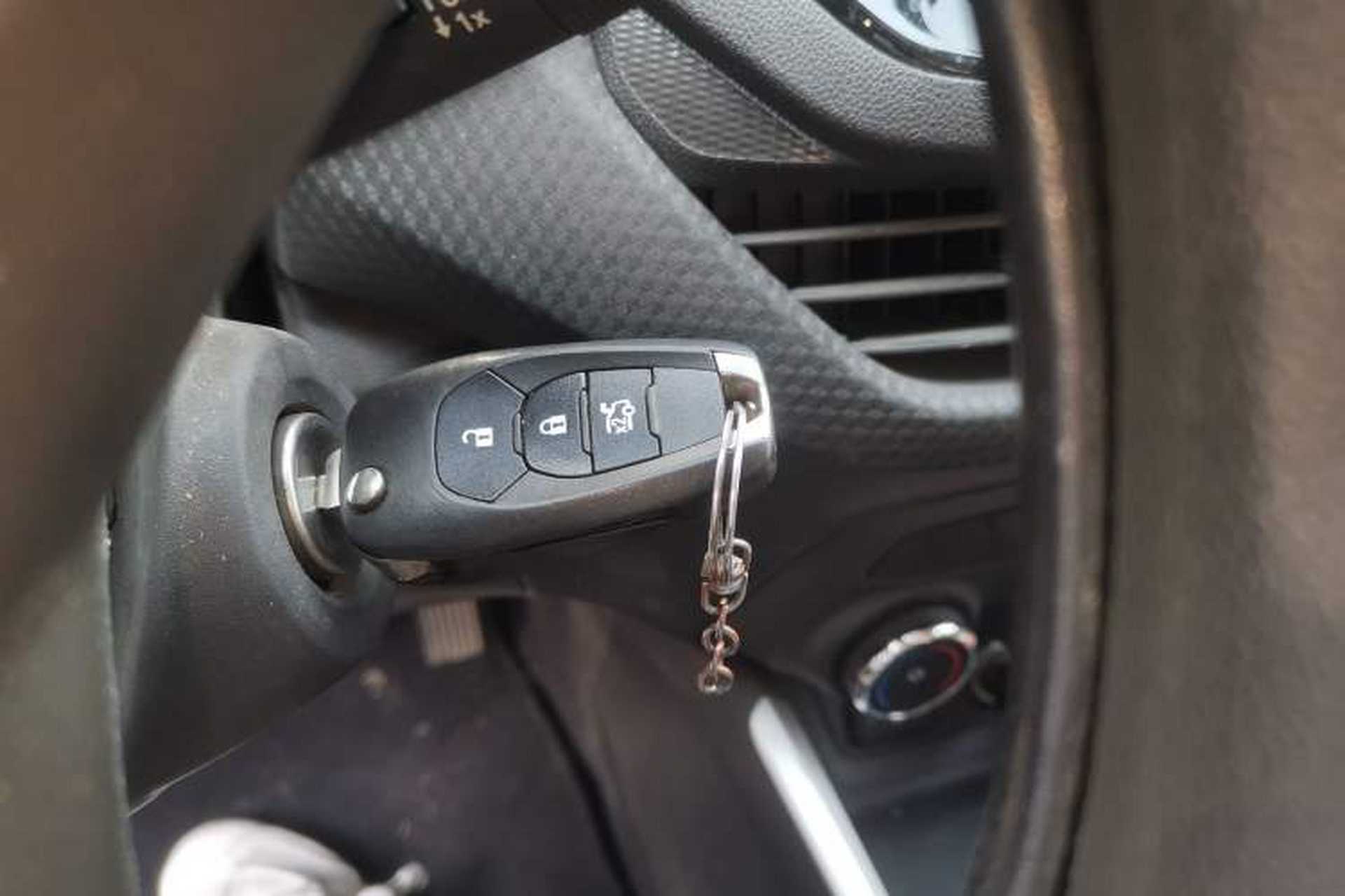 Used Chevrolet Cavalier 2020 Redline 325T Automatic Xinshang Edition China VI Standard Vehicle Key
