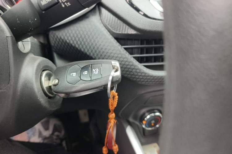 Used Chevrolet Cavalier 2020 Redline 325T Automatic Xinshang Edition Vehicle Key