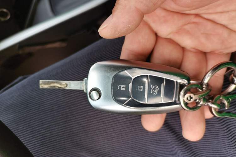 Used Chevrolet Cavalier 2020 325T Automatic Enjoyment Edition Vehicle Key