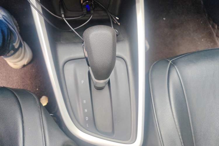 Used Chevrolet Cavalier 2021 325T Automatic Enjoyment Edition Gear Lever