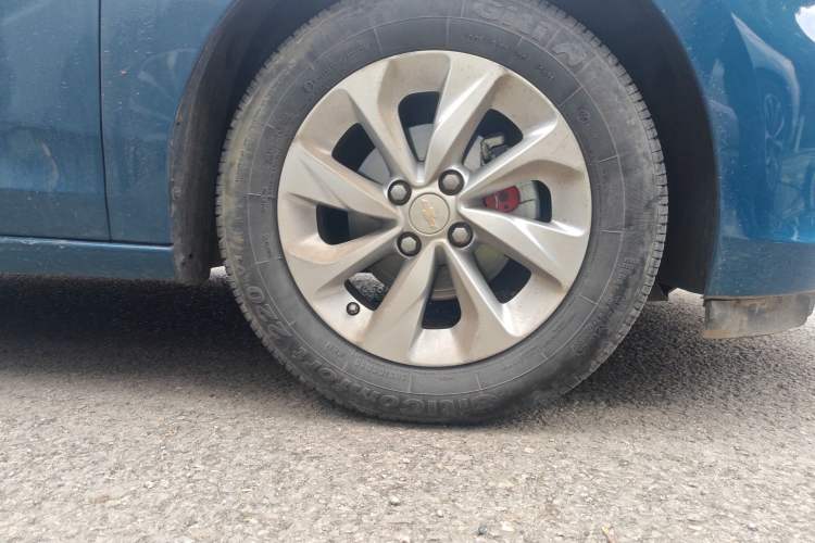 Used Chevrolet Cavalier 2021 325T Automatic Enjoyment Edition Right Front Wheel Hub