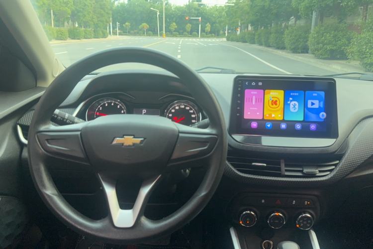 Used Chevrolet Cavalier 2021 325T Automatic Enjoyment Edition Center Console