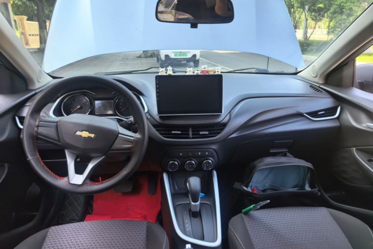 Used Chevrolet Cavalier 2021 325T Automatic Enjoyment Edition Center Console