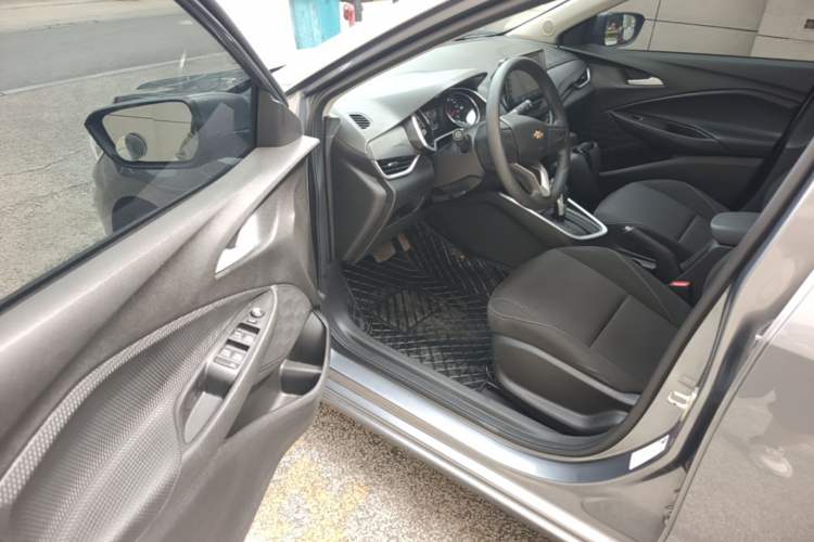 Used Chevrolet Cavalier 2021 325T Automatic Enjoyment Edition Driver Seat