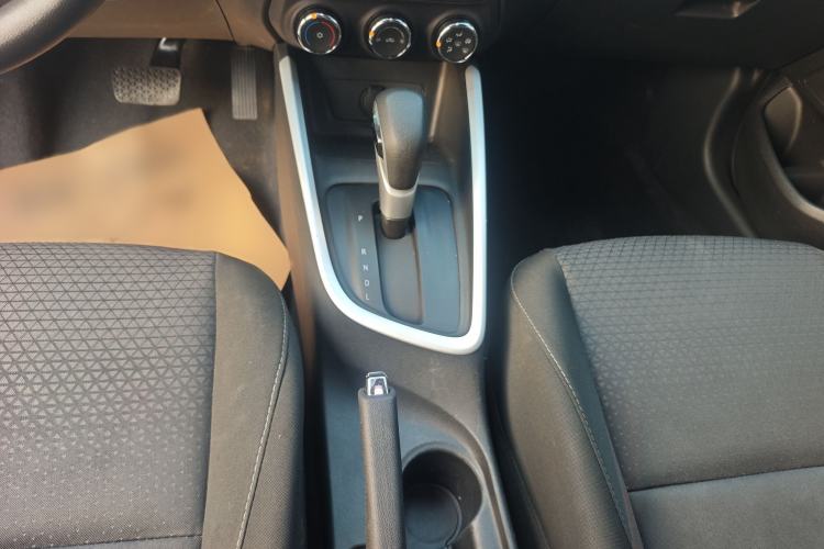 Used Chevrolet Cavalier 2021 325T Automatic Enjoyment Edition Gear Lever