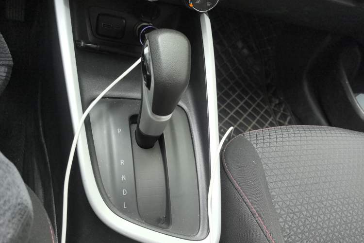 Used Chevrolet Cavalier 2021 Redline 325T Automatic Xinshang Edition Gear Lever