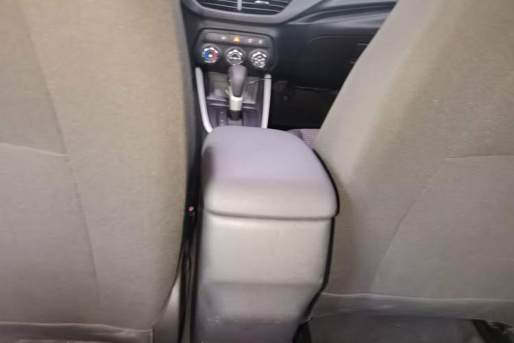 Used Chevrolet Cavalier 2021 325T Automatic Enjoyment Edition Interior 8