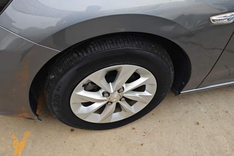 Used Chevrolet Cavalier 2021 325T Automatic Enjoyment Edition Left Front Wheel Hub