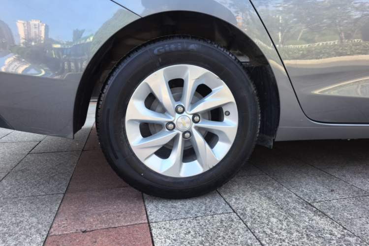 Used Chevrolet Cavalier 2021 325T Automatic Enjoyment Edition Right Rear Wheel Hub