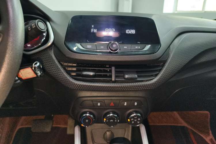 Used Chevrolet Cavalier 2021 325T Automatic Enjoyment Edition Audio And AC Panel