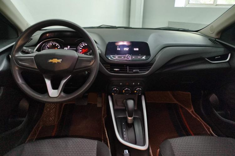 Used Chevrolet Cavalier 2021 325T Automatic Enjoyment Edition Center Console