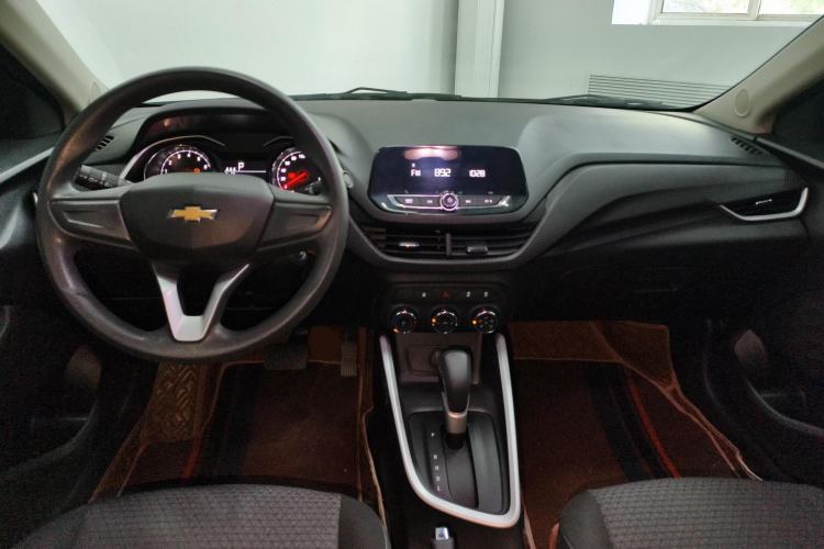 Used Chevrolet Cavalier 2021 325T Automatic Enjoyment Edition Center Console